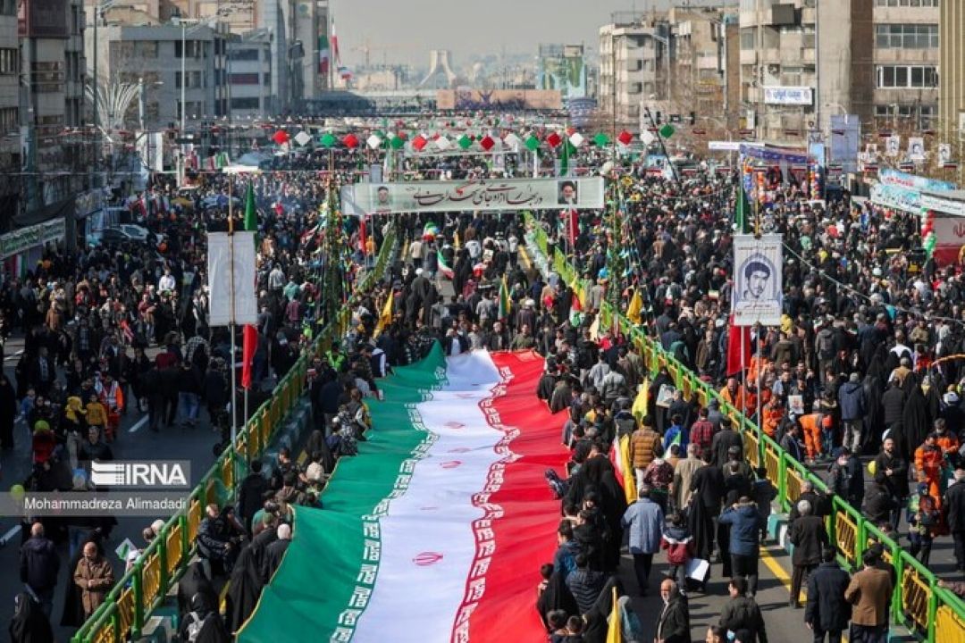 حضور پور شور مردم عزیز كشورمان در مسیر راهپیمایی 22 بهمن