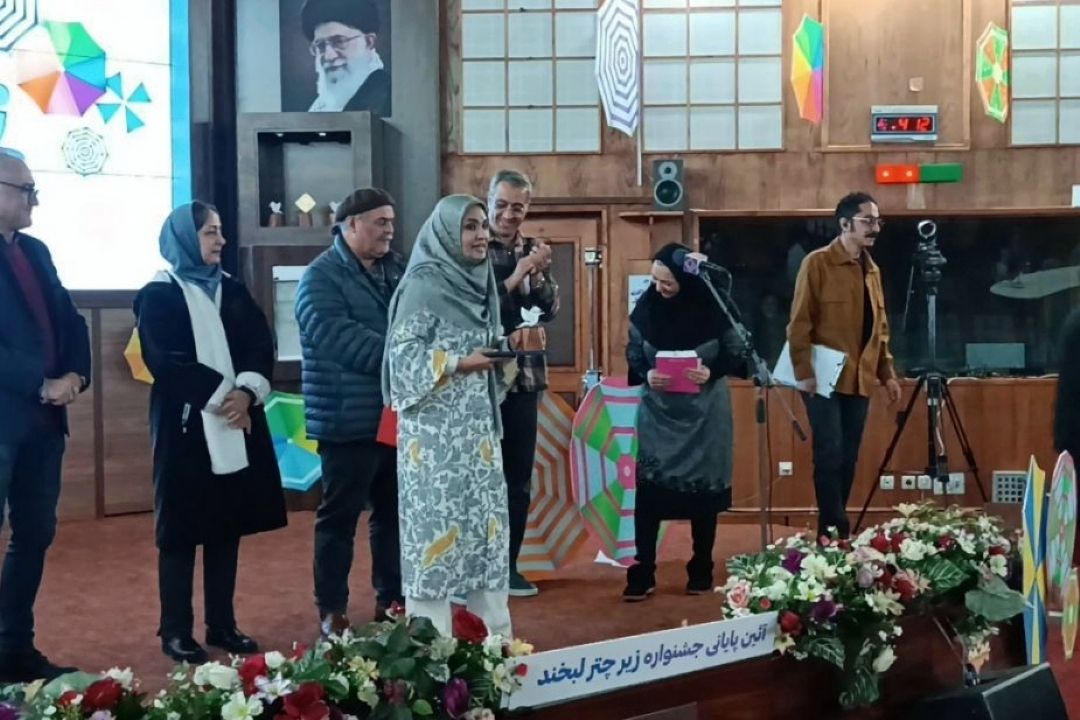 مجری طنز باید مدیر آگاه باشد