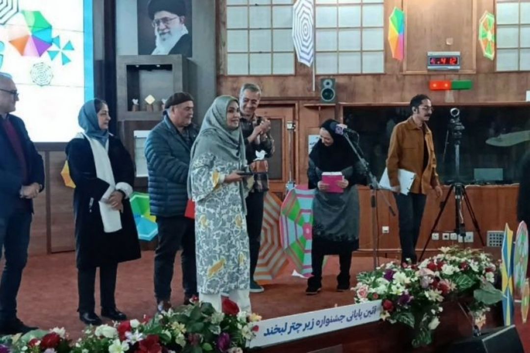 مجری طنز باید مدیر آگاه باشد