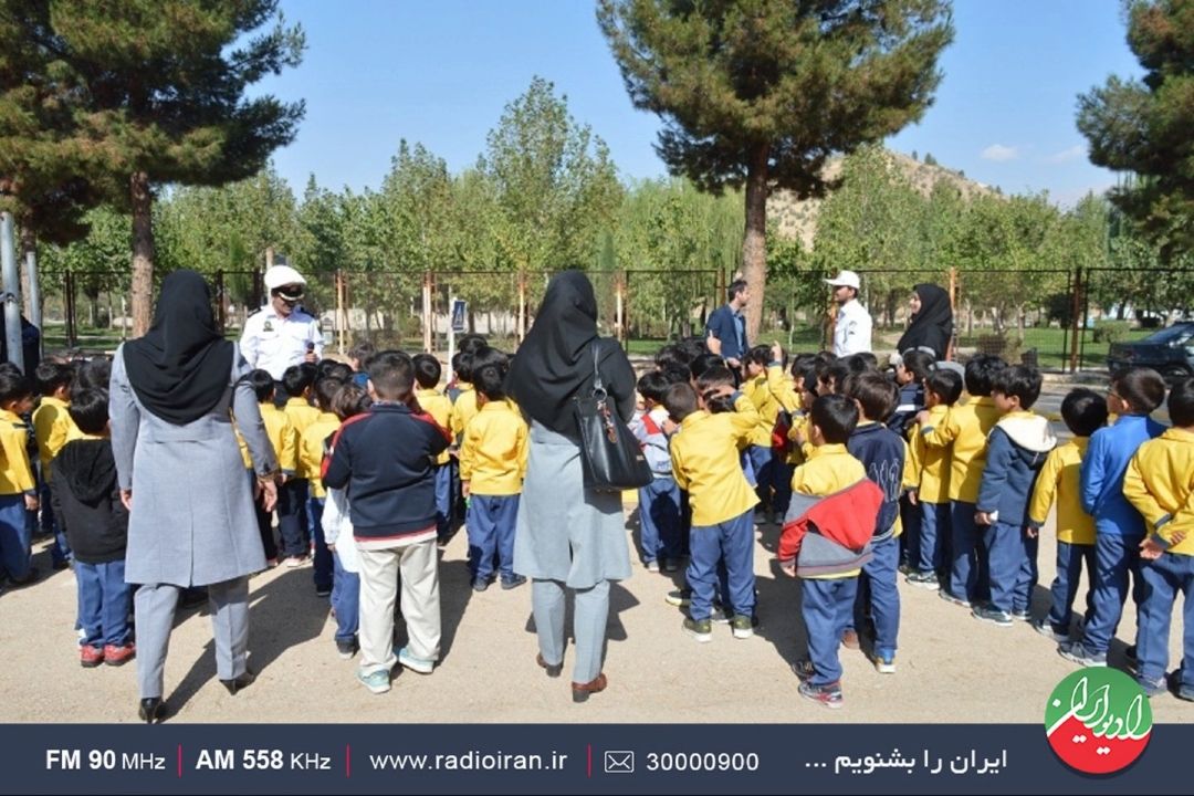 آموزش فرهنگ رانندگی را باید از مدارس شروع كرد