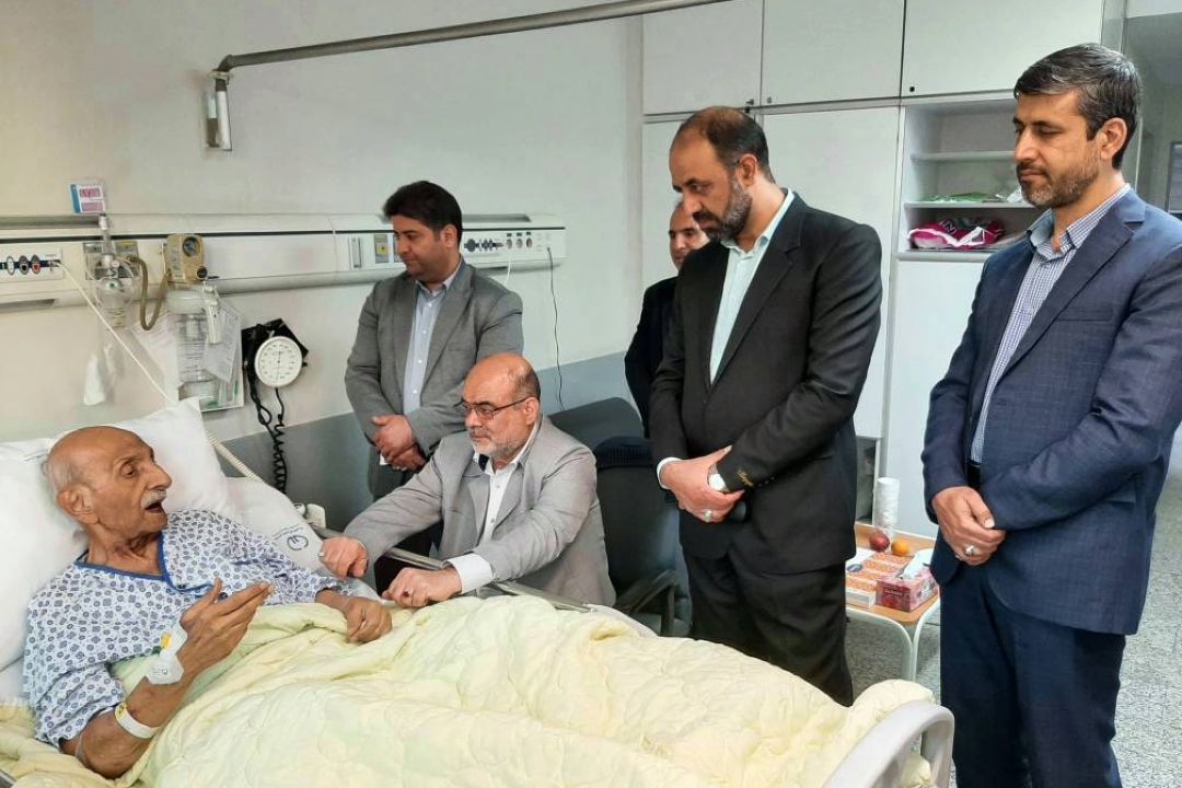 اسكویی همیشه با عشق  به جوانان در رادیو آموزش داده است