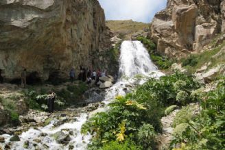 لذت سفر به روستای آهار و آبشار شكراب را در بهار تجربه كنید