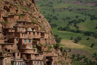 ماجراهای پرویز و خانجون، روستای كاریك