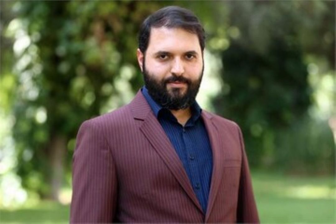  شهید آیت الله رئیسی حرمت هنرمندان را حفظ می كردند 
