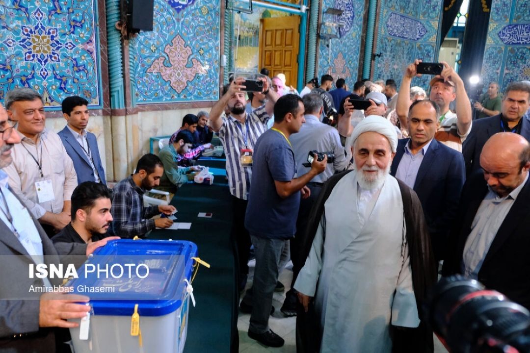 حضور علی‌اكبر ناطق نوری در انتخابات چهاردهمین دوره ریاست‌جمهوری - حسینیه ارشاد