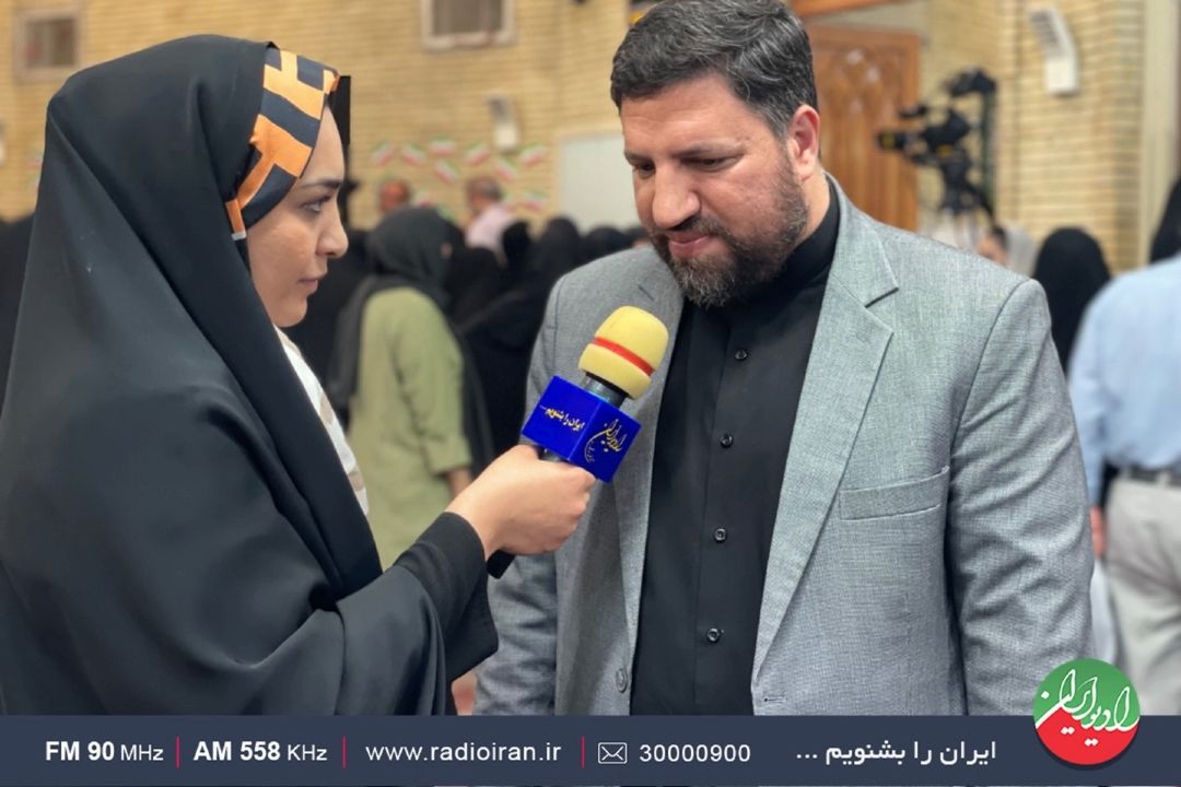 فرزند شهید «صیاد شیرازی» در مسجد ابوذر تهران رای خود را به صندوق انداخت