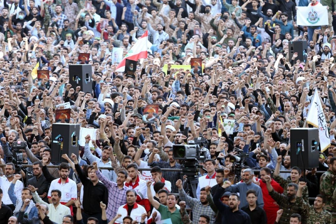  اتحاد جامعه در شرایط سخت 
