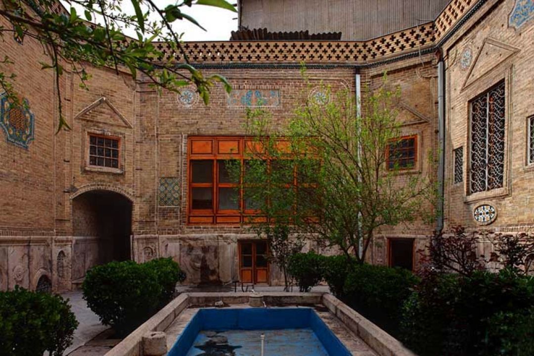 خانه موزه حاج حسین ملك