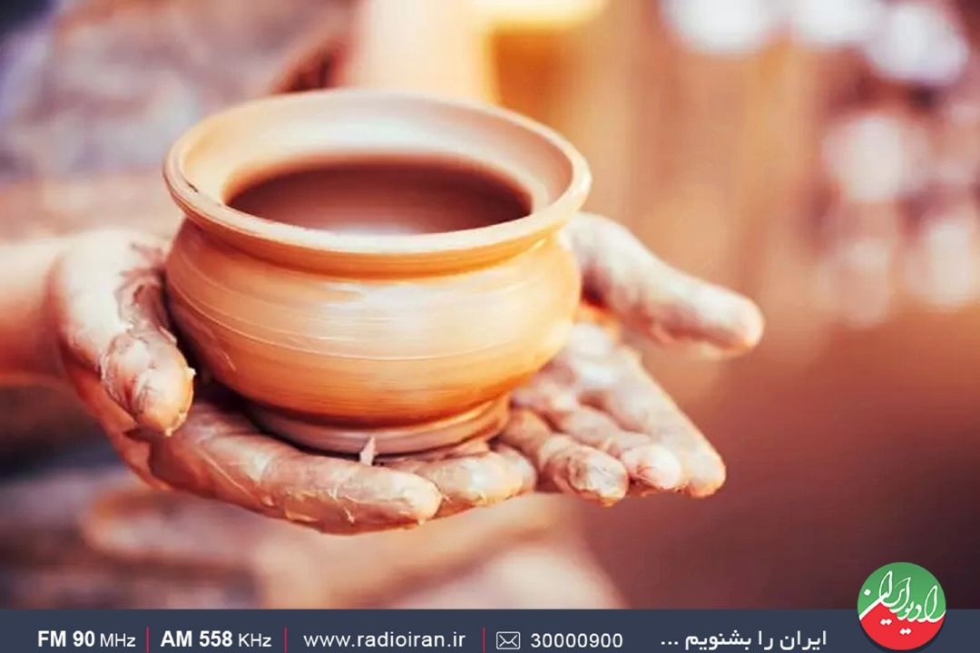 سفالگری را با عشق دنبال می‌كنم