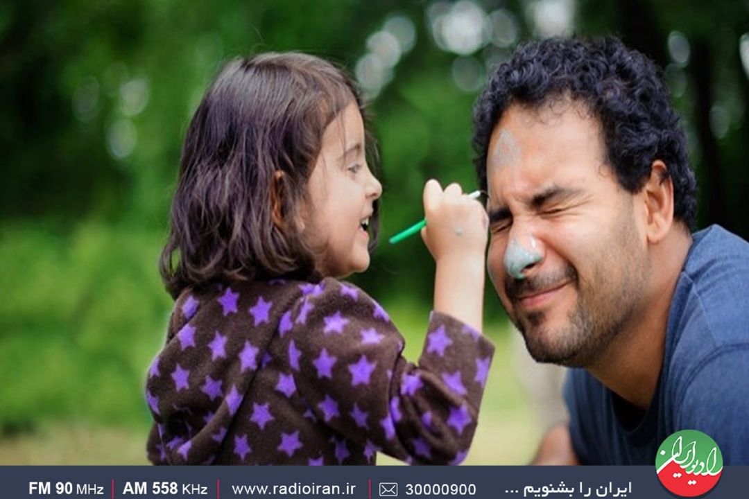 والدین از دختران انتظارات بیش از حد نداشته باشند