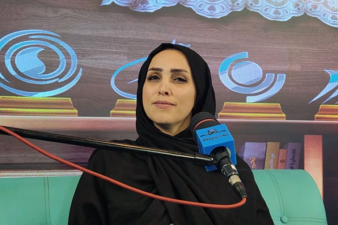 تقریبا در سال حدود 15 جلد كتاب منتشر می كنیم