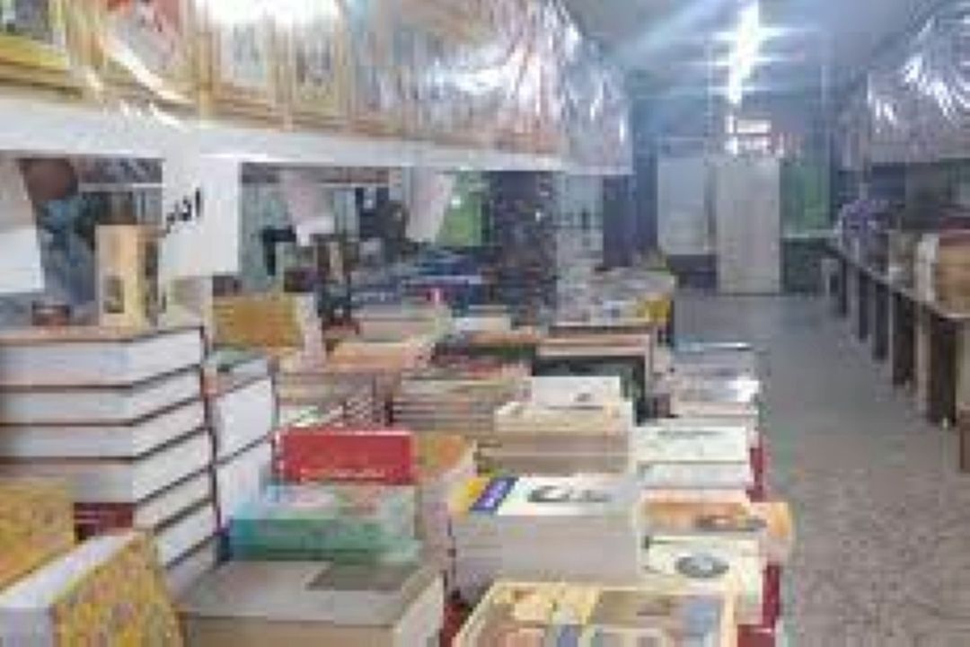 «سرزمین هنر» به گفتگو با فرهاد الوانی درباره كتاب و نمایشگاه‌های كتاب در آبادان می‌پردازد