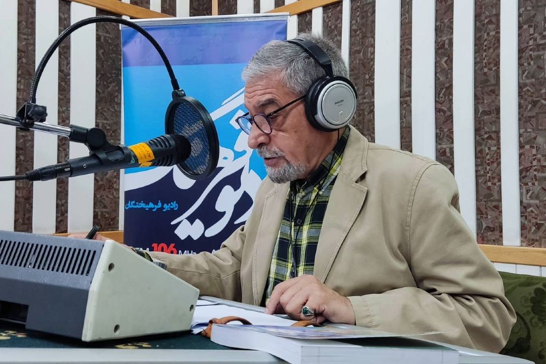  پوزه دشمنان را به خاك می‌مالیم