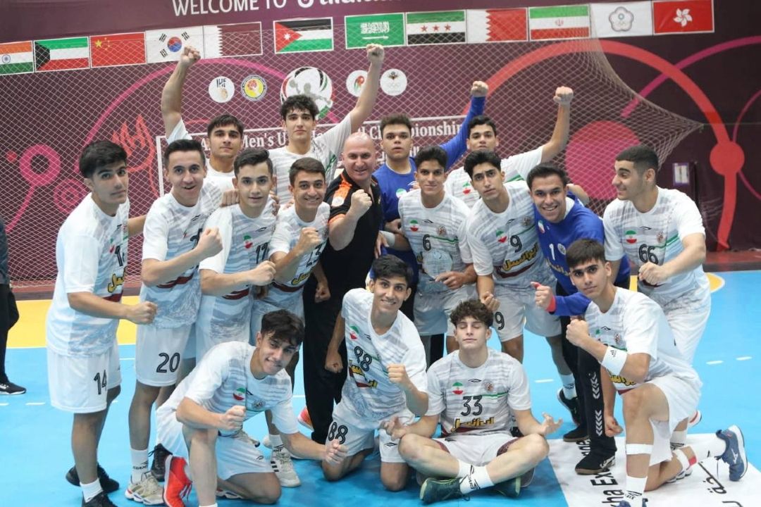 ایران، میزبان را گلباران كرد/ پسران هندبال یك قدم تا نیمه‌نهایی آسیا