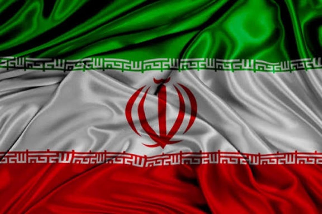 ایران با اتحاد مردم و رهبری، حولِ محور اسلام پیروز است