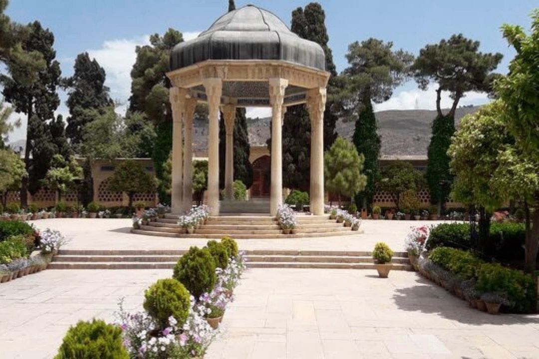زیرچتر خاطره با خاطرات شما