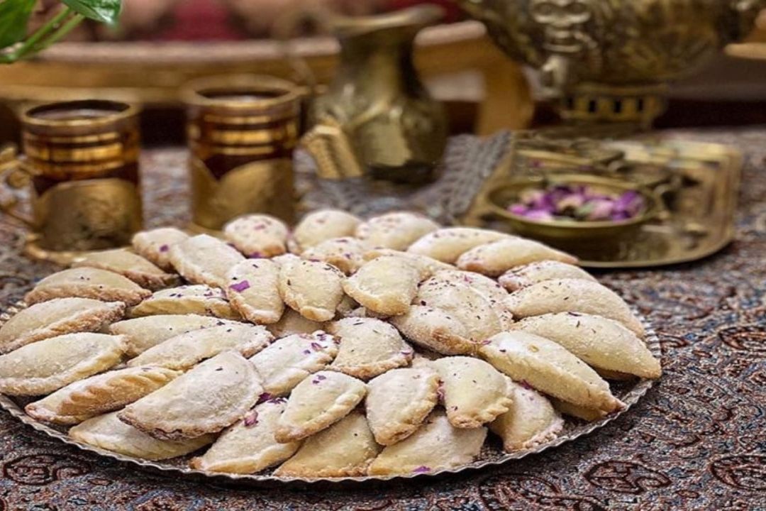 «دوراهی» در مسیر شیرینی؛ رقابت بر سر طعم قطاب و نان برنجی
