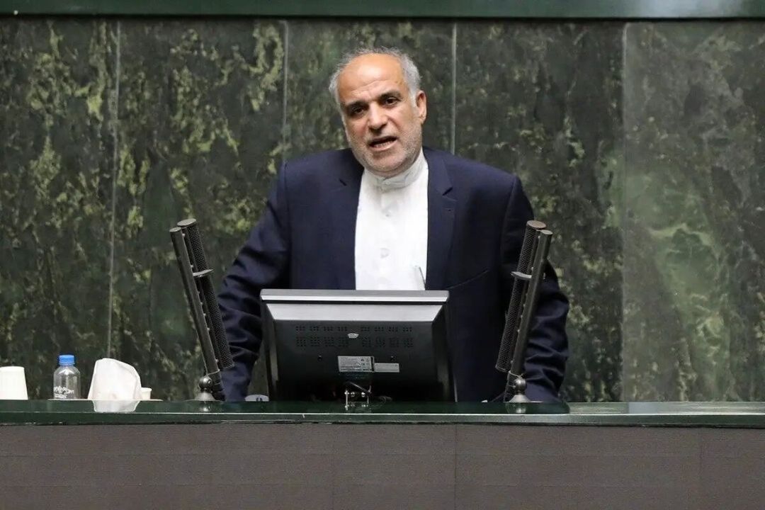 به جای تغییر سیاست‌های ارزی دستگاه‌های نظارتی به وظایف خود عمل كنند