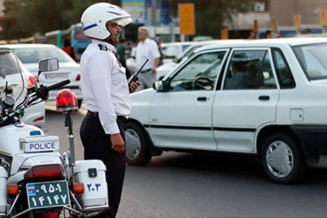 افسر اگه نبود چراغُ رد كن