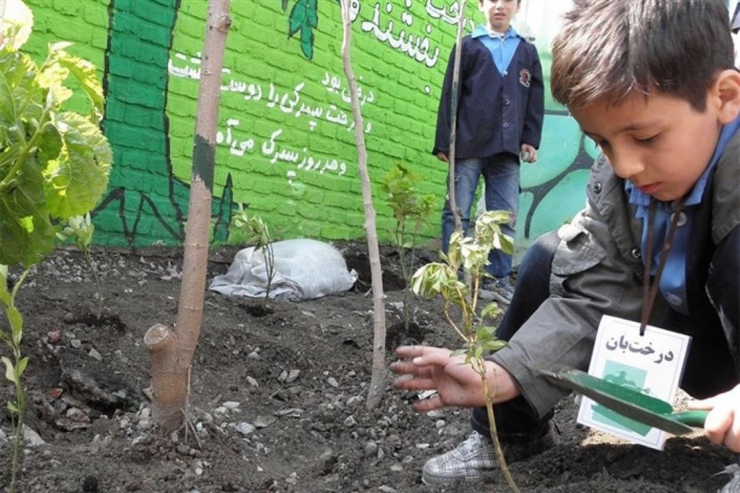 می خواهیم كودكان با مولفه های محیط زیست آشنا شوند