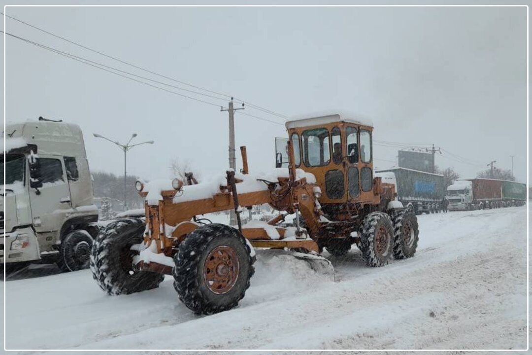 ارائه خدمات راهداری زمستانی برای تردد ایمن در راه‌های استان تهران