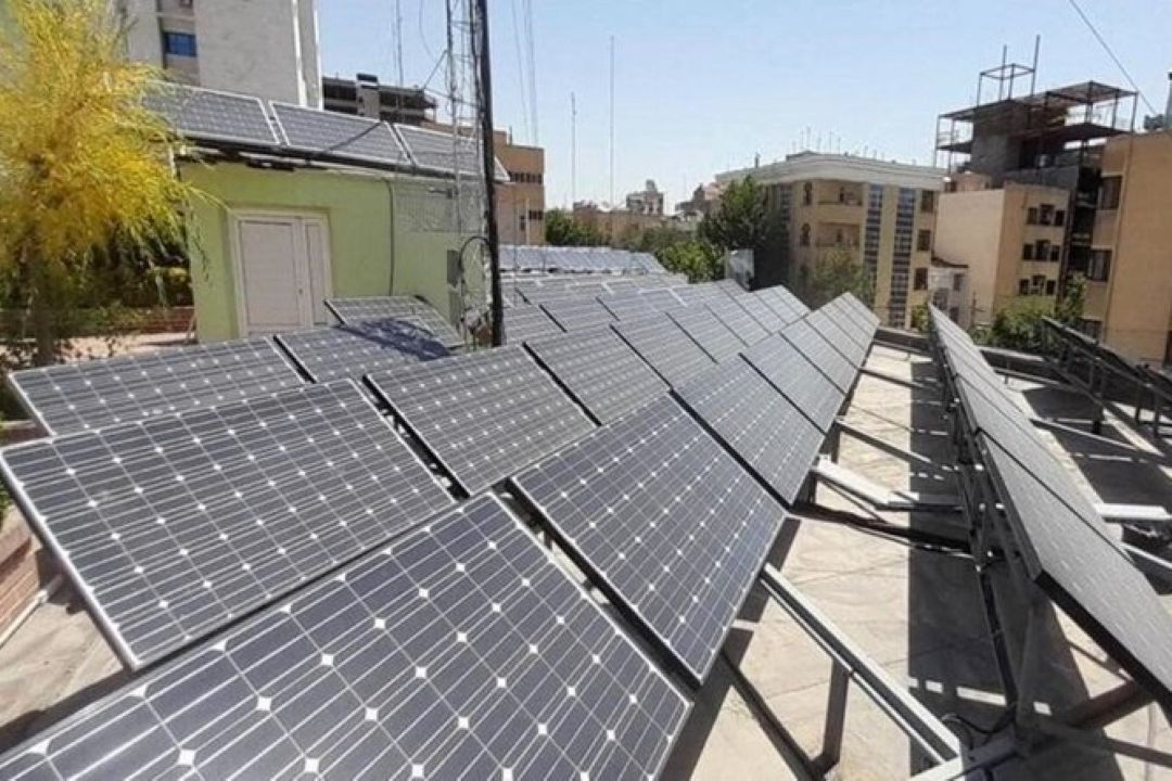 تسهیلات احداث نیروگاه خورشیدی خانگی؛ فرصتی برای تأمین برق و درآمدزایی خانوارها