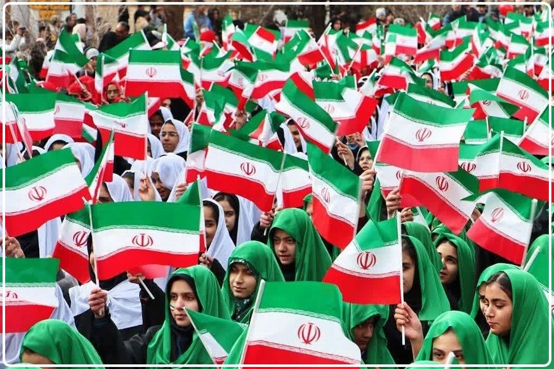 حضور پرشور دانش‌آموزان و فرهنگیان در راهپیمایی 22 بهمن در استان تهران