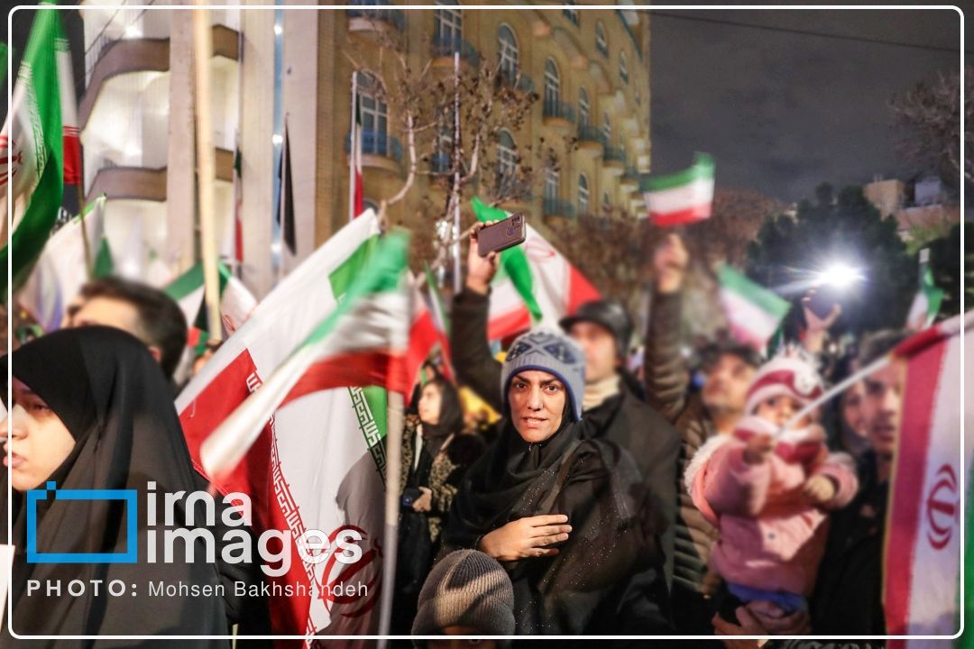 زن ایرانی؛ پیشران تحولات اجتماعی و كانون هویت‌بخش خانواده