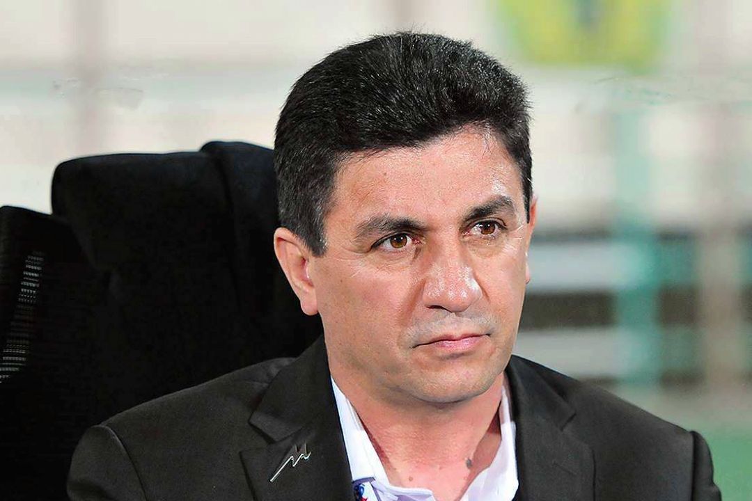 موافق صد در صد گذران دوران سربازی بازیكنان فوتبال در تیم های خودشان هستم