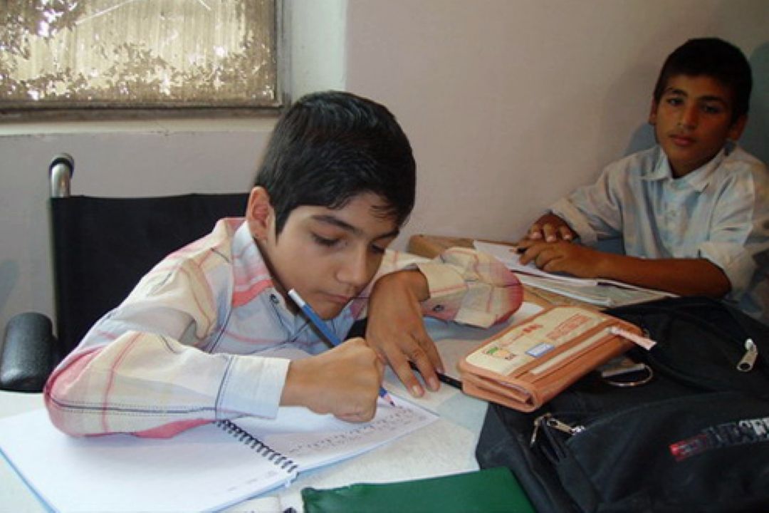 همه حق دارند از آموزش و پرورش بهره مند شوند 