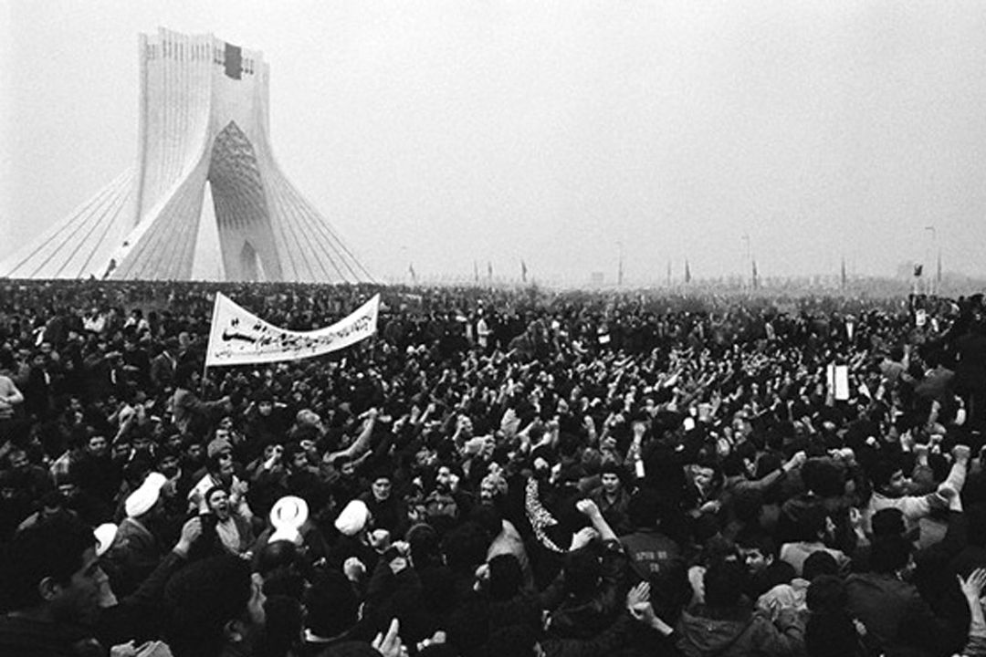 مروری بر بهمن 1357 در "گفتاورد"