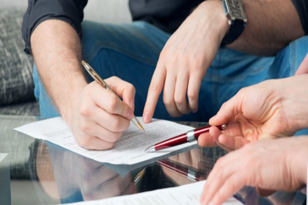 باشگاه ها با بازیكنان و مربیان خارجی چگونه قرارداد می بندند؟