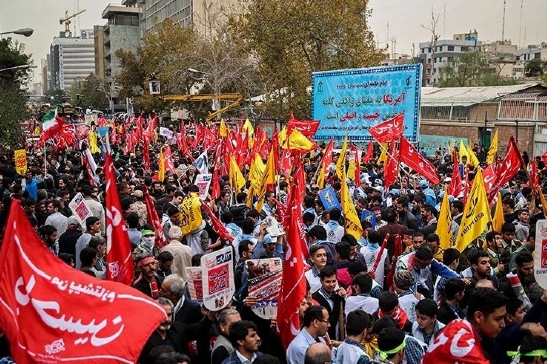 رادیو تهران روز ملی مبارزه با استكبار جهانی گرامی می دارد