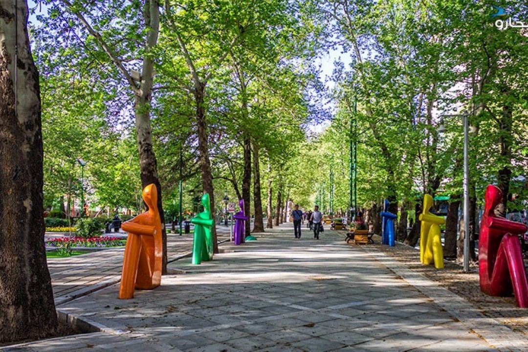 خیابان ولیعصر مقصد گردشگری تهران در نوروز