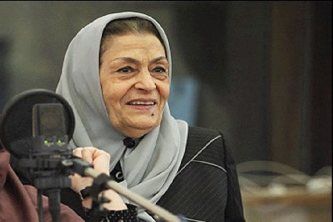 شهیندخت نجف زاده از كارگردانی ژاله علو در رادیو نمایش می گوید