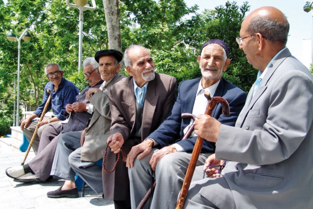 موی سپید را فلكم رایگان نداد...
