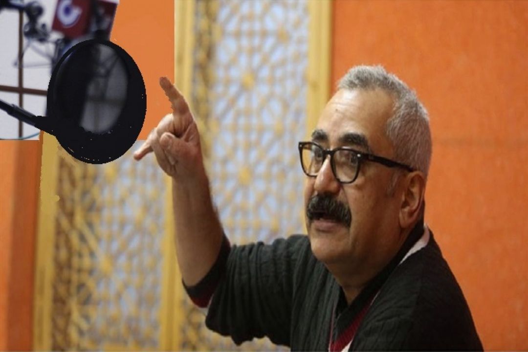 گ مثل گپ با حضور فرزاد موتمن  از رادیو نمایش پخش می شود