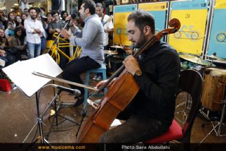 آهنگساز و خواننده گروه موسیقی دال در نیستان