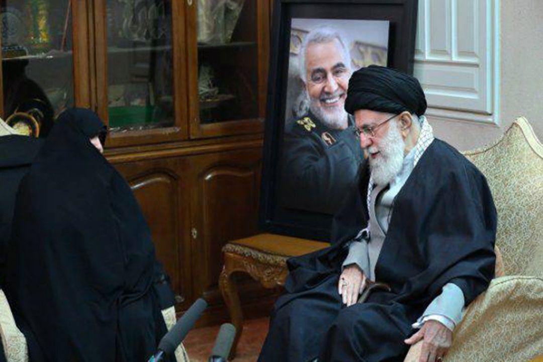 سخنان رهبر انقلاب درباره سپهبد سلیمانی در حضور همسر و فرزندان شهید