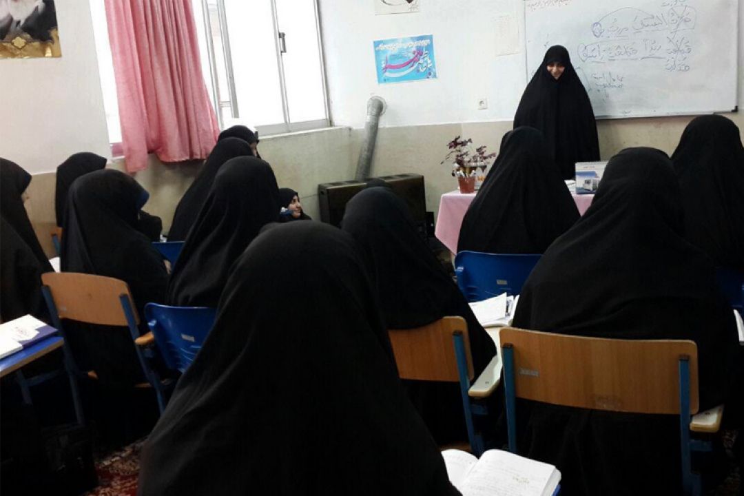 تحصیل 82 هزار طلبه خواهر در سراسر كشور