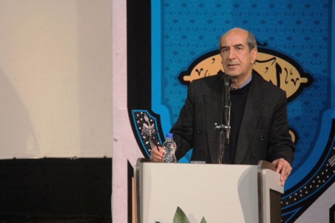 فروش محصولات عفاف و حجاب در حاشیه نمایشگاه قرآن كریم