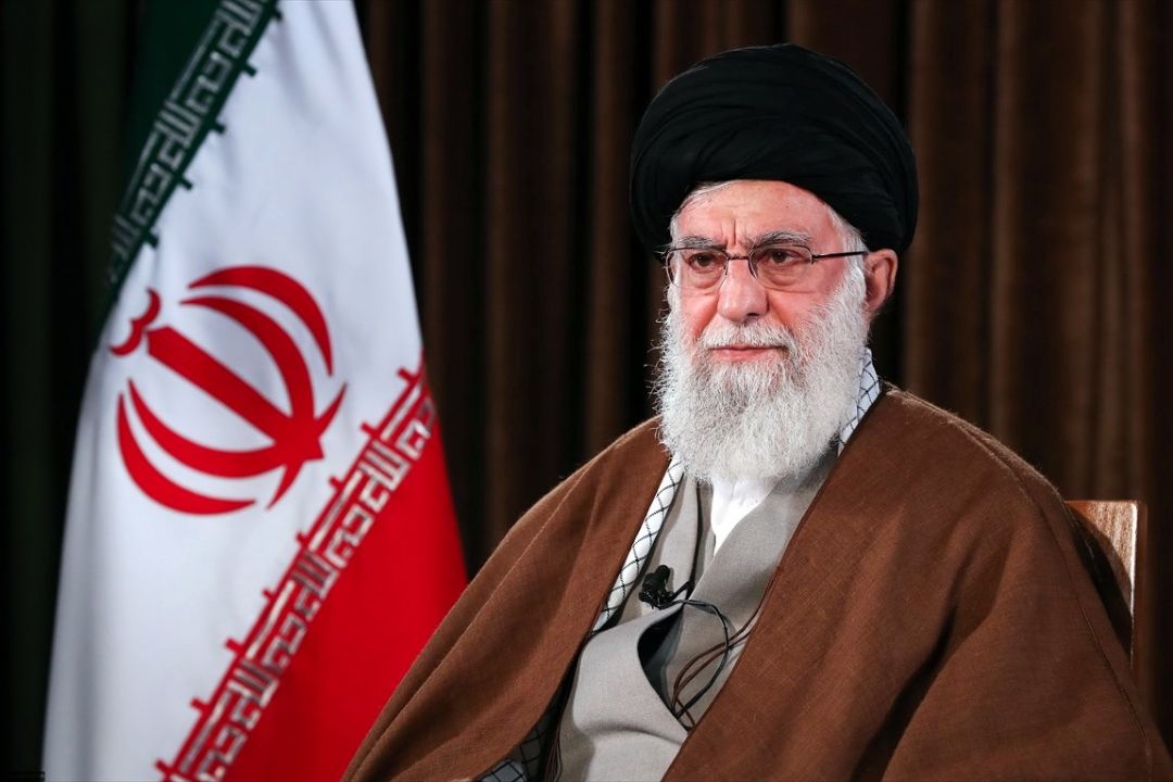 انتخاب حضرت آیت الله خامنه ای به عنوان رهبر 