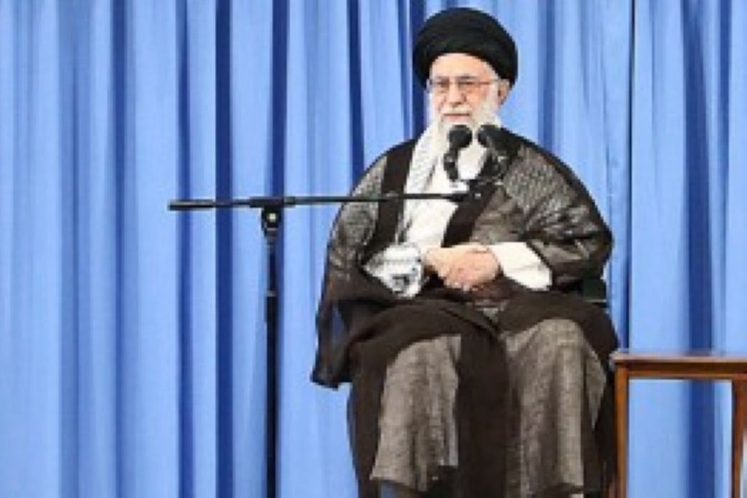 جمهوری اسلامی با اقتدار ایستاده و ملت به دشمنان سیلی خواهد زد 