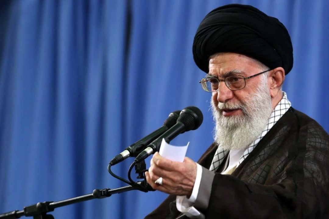 امام خامنه ای : در برابر قدس دولت ها مسئول ترند...