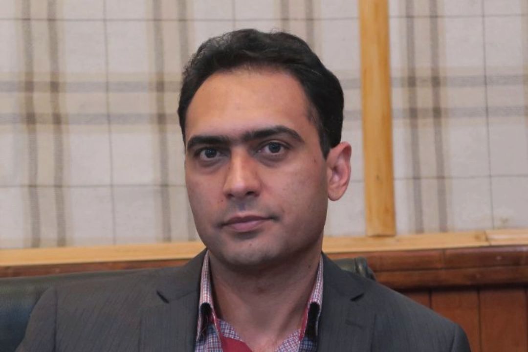 موضوعات تخصصی و فنی نباید با تعصب بررسی شوند