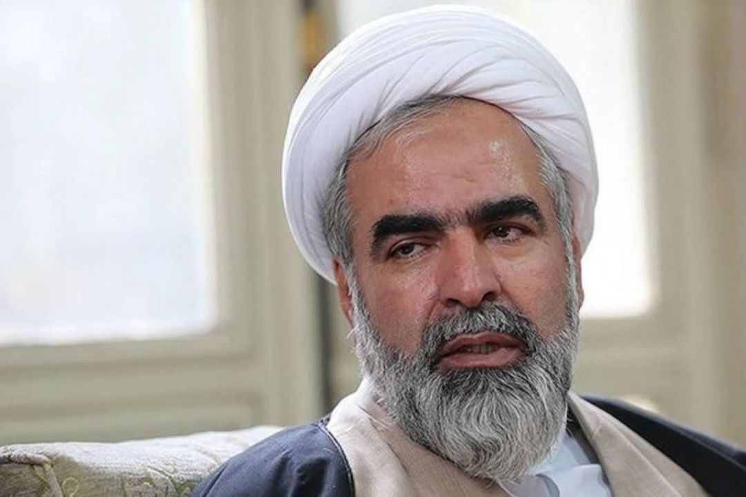 «روح الله حسینیان» دار فانی را وداع گفت