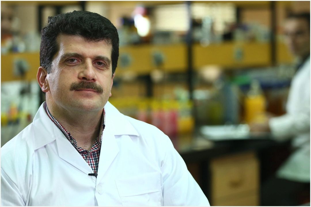 تعداد واكسن های موجود برای كادر داروخانه ها هم كافی نیست+فایل صوتی