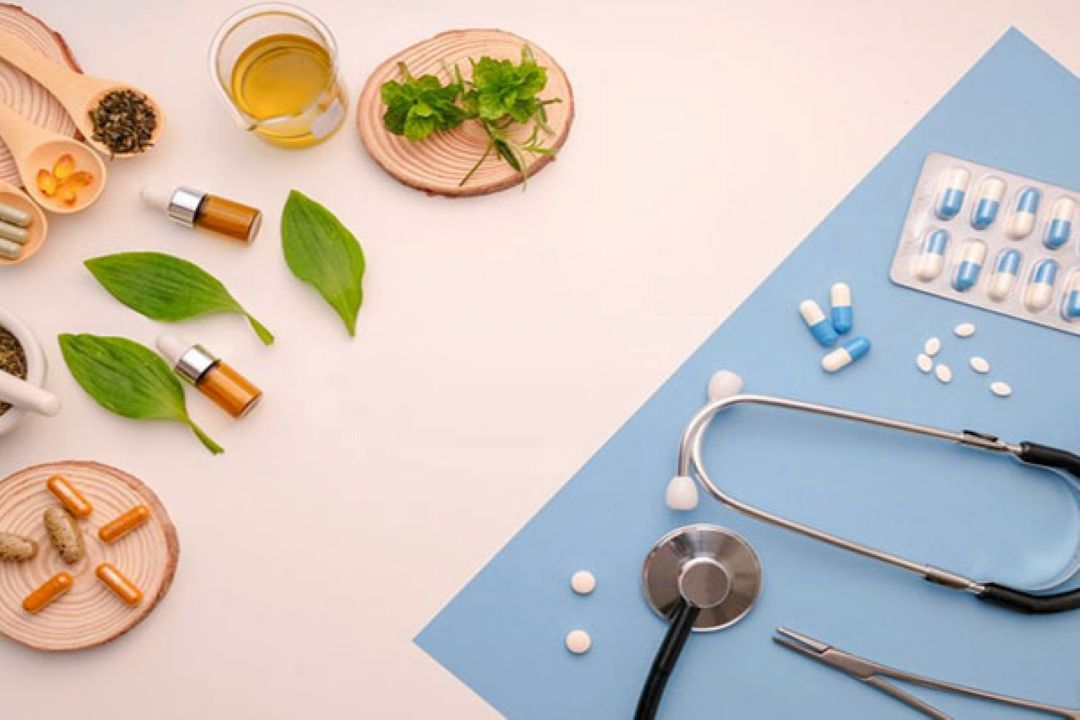 بررسی مبانی طب سنتی و طب مدرن