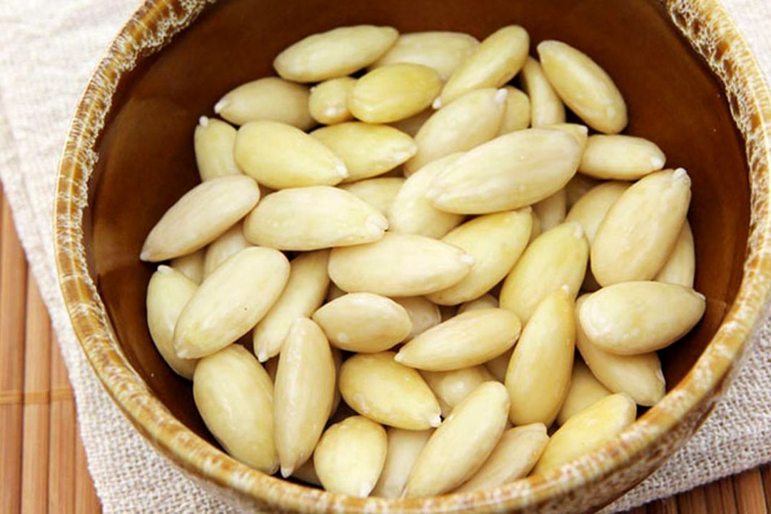 تقویت حافظه با بادام در طب سنتی