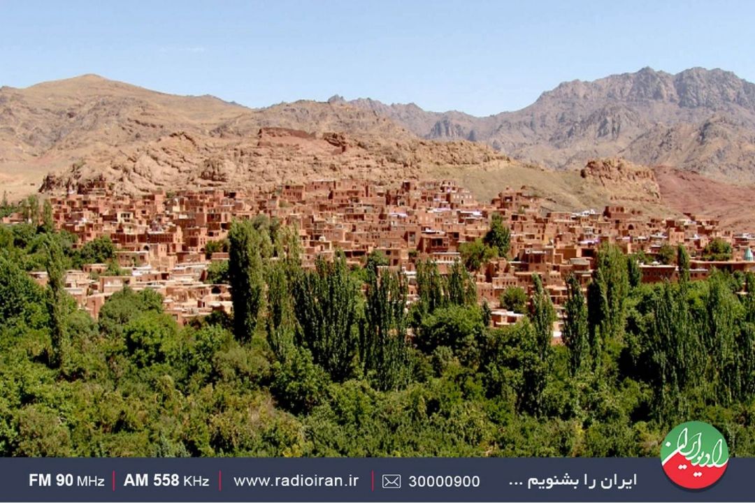 مردم روستای سرخدشت با لهجه گیلكی صحبت می كنند